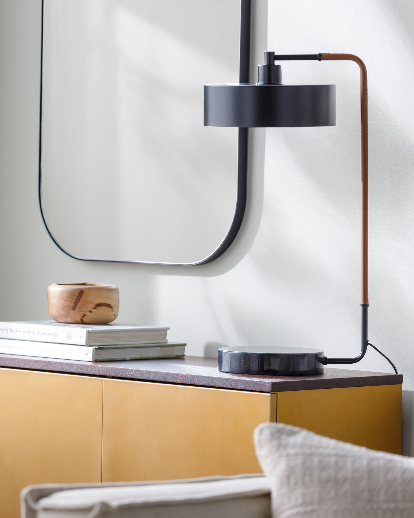 Valo Table Lamp